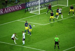 Toni Kroos nets a late winner against Sweden