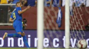 Brazil thump El Salvador