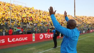 Pitso Mosimane, coach of Sundowns thanks the fans after their 2018/19 CAF Champions League exit
