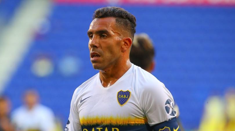 Argentina forward Tevez announces retirement