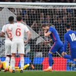 England subdue Swiss as Kane moves closer to goal record