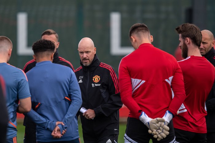 Ten Hag tells Maguire to win over critics