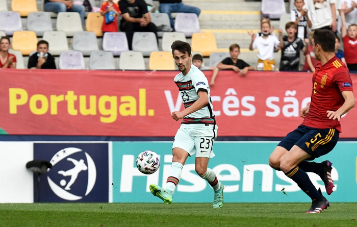 MARIBOR, SLOVENIA - JUNE 03: Fabio Vieira of Portugal scores their team's first goal during the 2021 UEFA European Under-21 Championship Semi-finals match between Spain and Portugal at Stadion Ljudski vrt on June 03, 2021 in Maribor, Slovenia. (Photo by Jurij Kodrun/Getty Images)