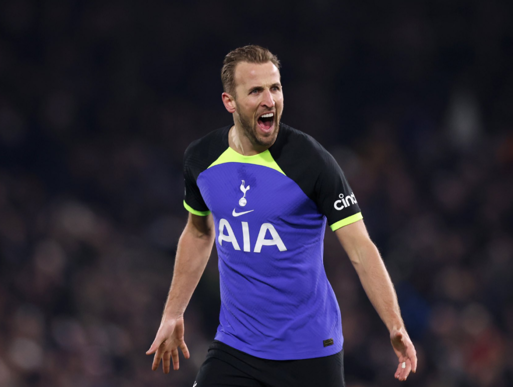 Kane ignored illness to earn share of Spurs goal record