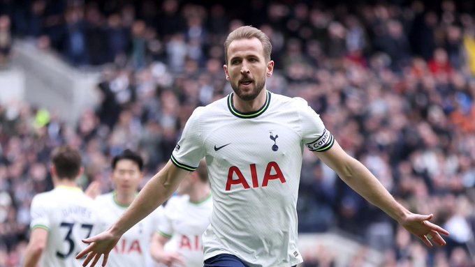 Kane 'totally committed' to Tottenham, Postecoglou says