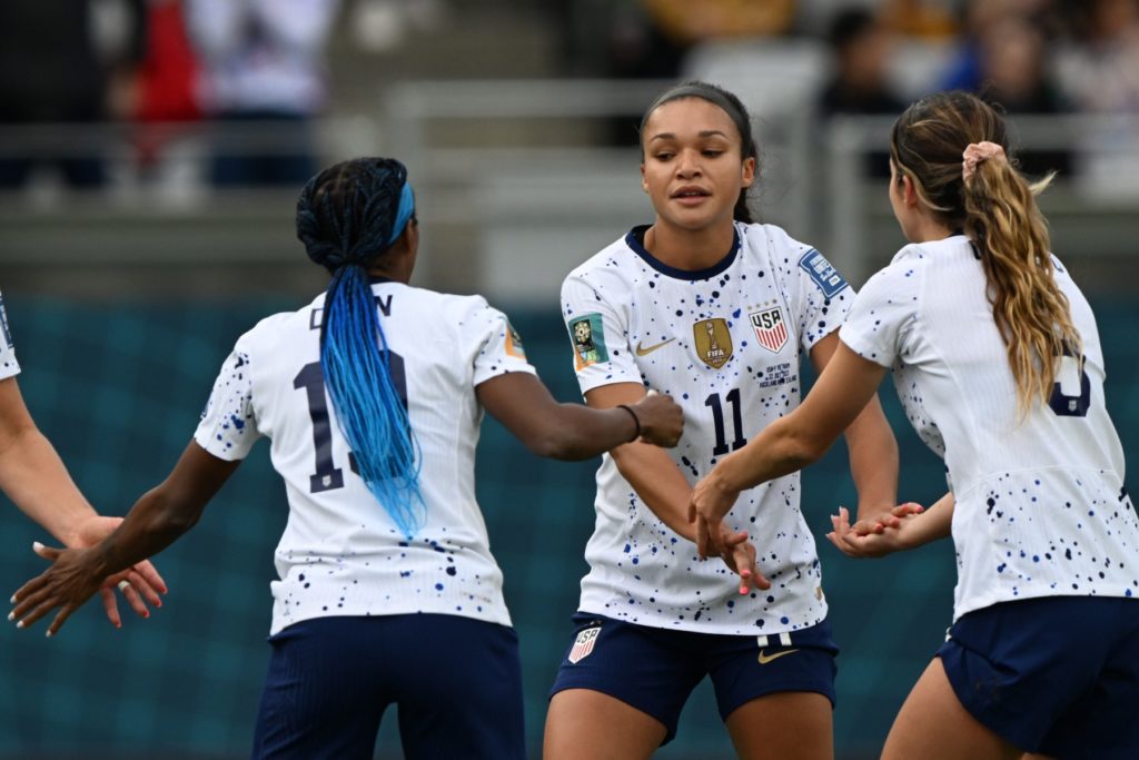 Smith scores twice as holders US ease to 3-0 win in World Cup opener