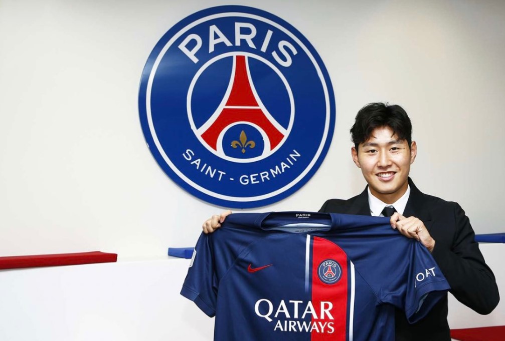 PSG sign South Korea's Lee from Mallorca