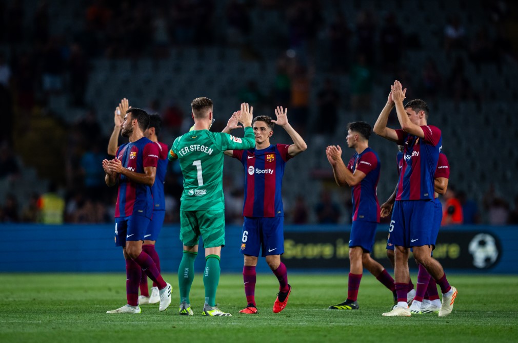 Barca snatch late win over Cadiz in new home, Atletico draw at Betis