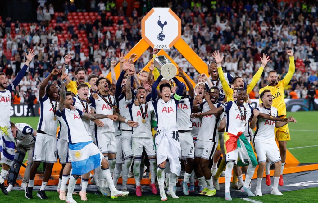 Spurs edge Man Utd to win Europa League