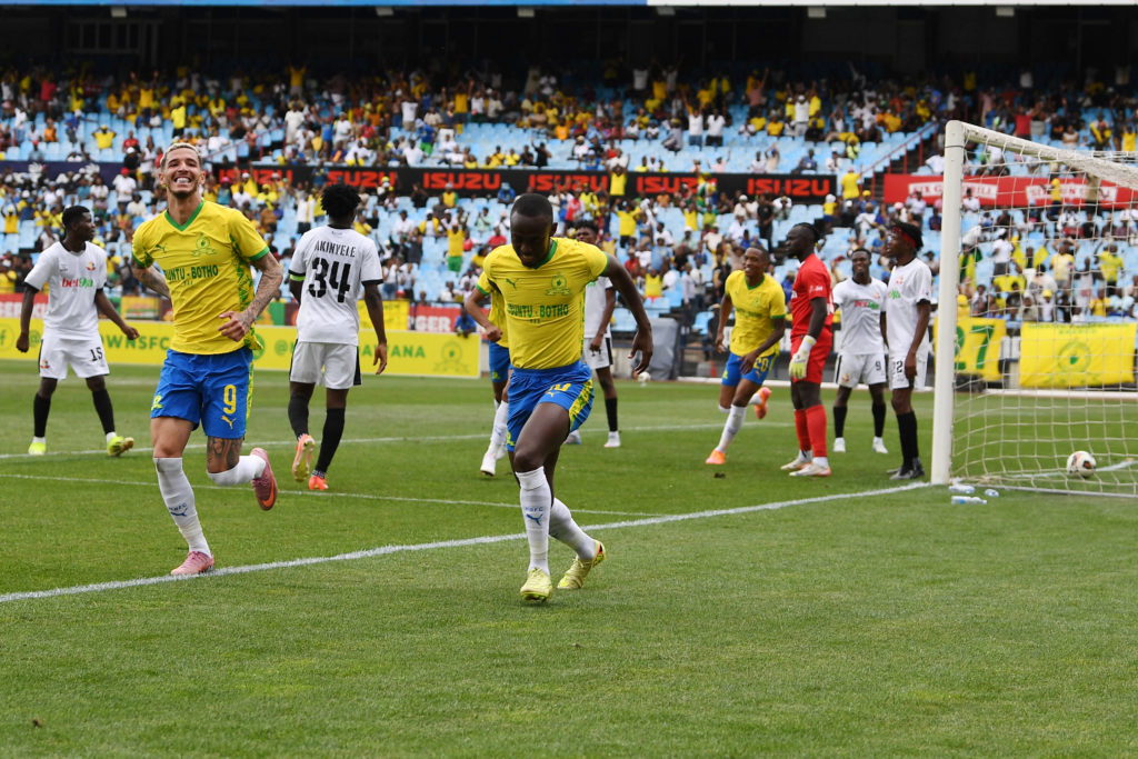 Sundowns and Pirates headline Saturday PSL action