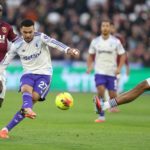 City smash Palace to fire title warning, Villa extend streak