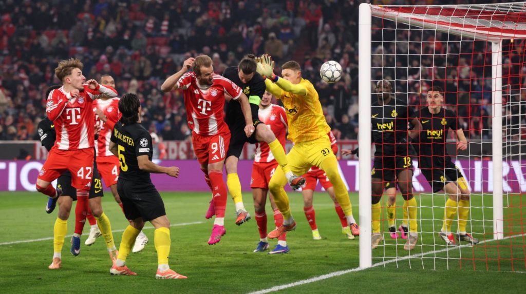 Liverpool cruise as Bayern reach Champions League last 16