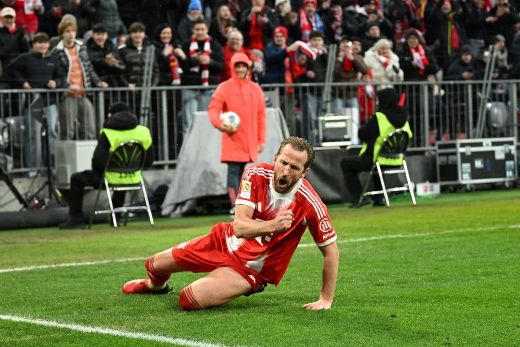 Kane helps Bayern extend Bundesliga lead