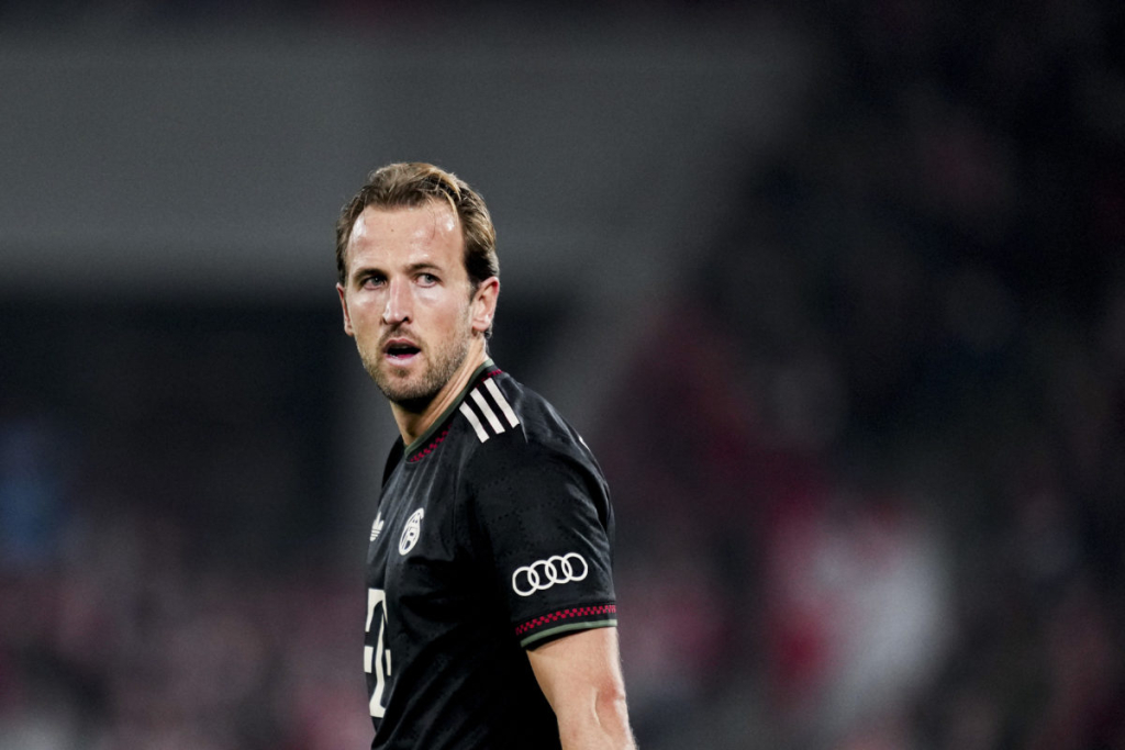 Bayern sweat over Kane injury