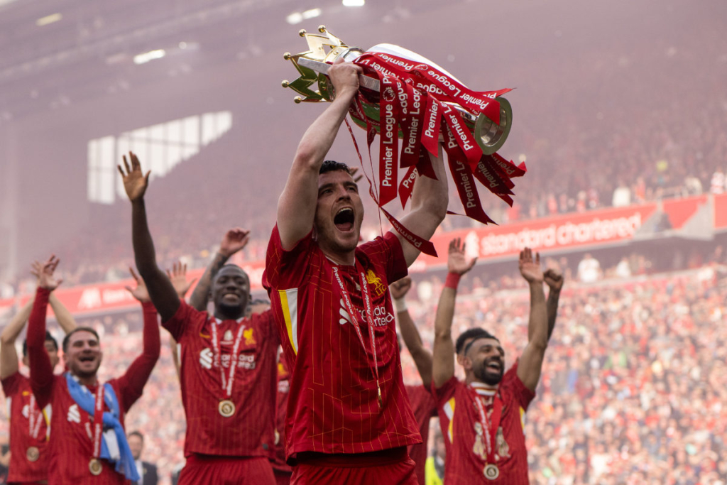 Robertson announces Anfield exit