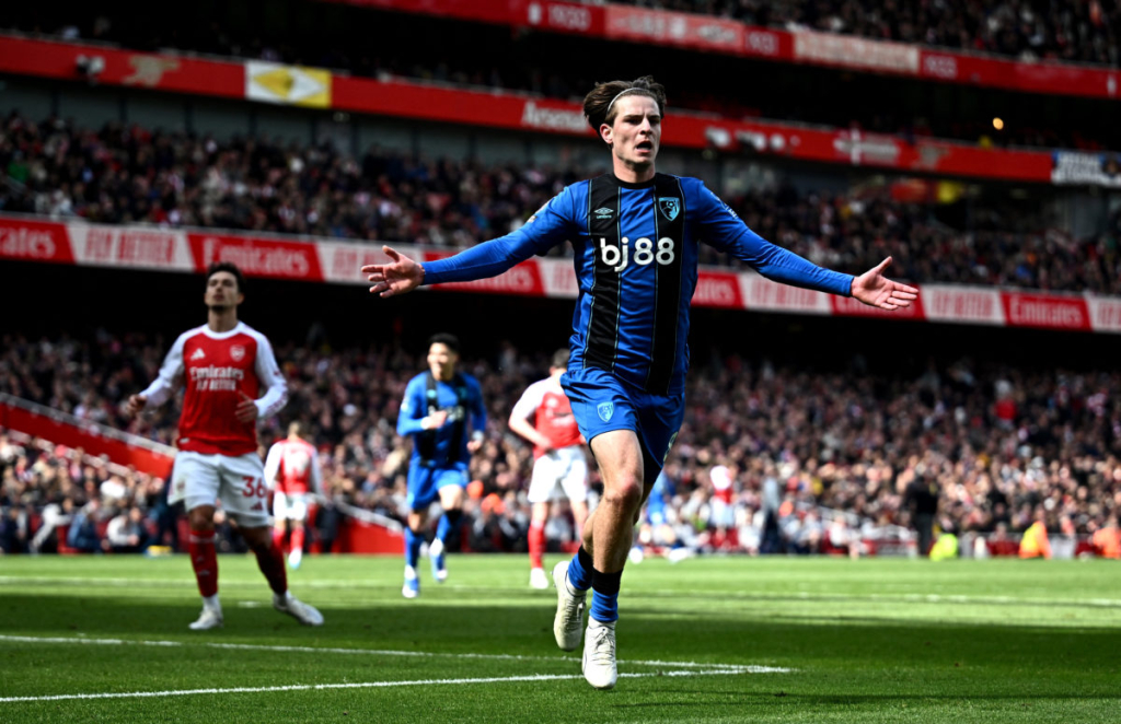 Alex Scott stuns Arsenal at the Emirates