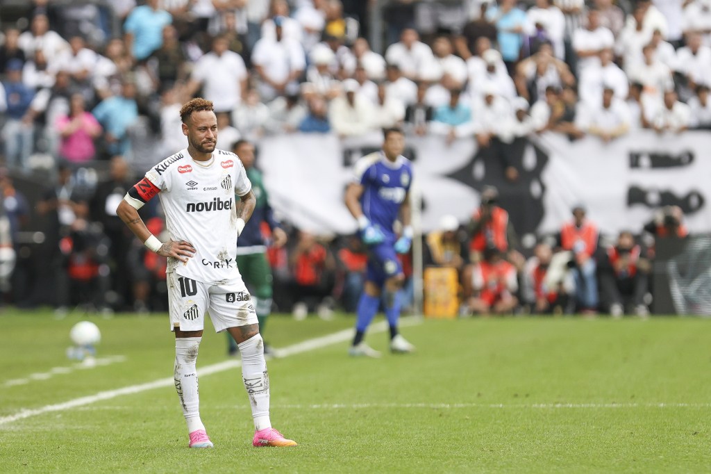 Neymar calf injury sparks World Cup fears