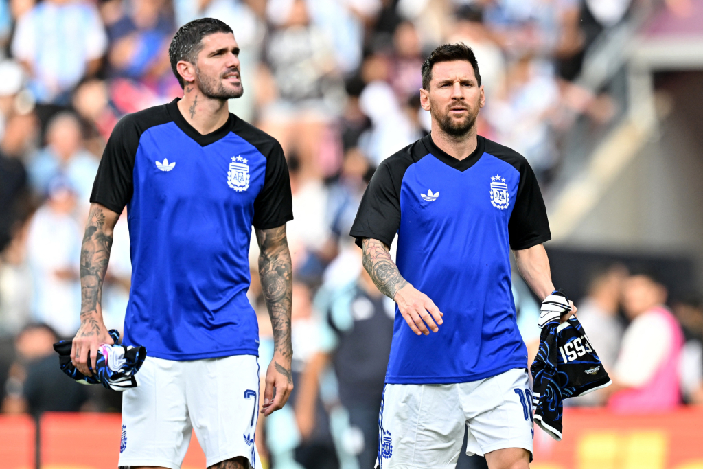 Messi-mania breaks another attendance record