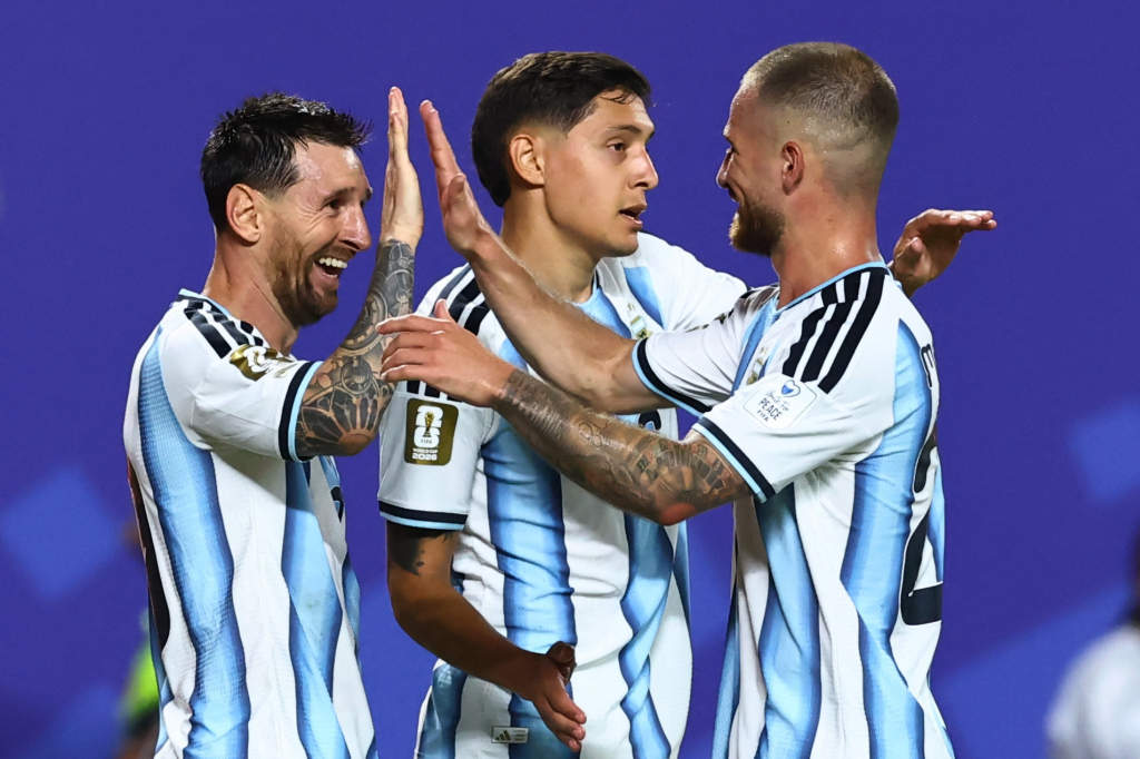 Messi, Dembele star in quarter-final Team of the Week