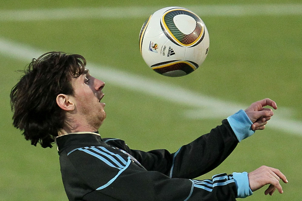 Watch: Messi’s mesmerising juggling with a Jabulani