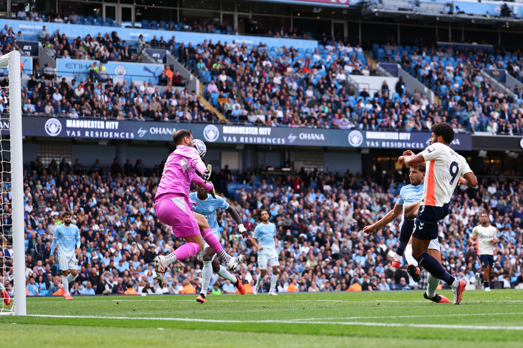 City stay perfect while Spurs draw another blank