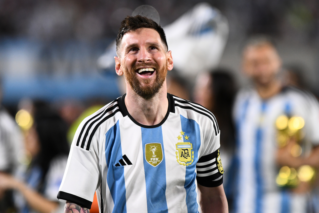 Watch: Lionel Messi reveals his final Argentina jersey