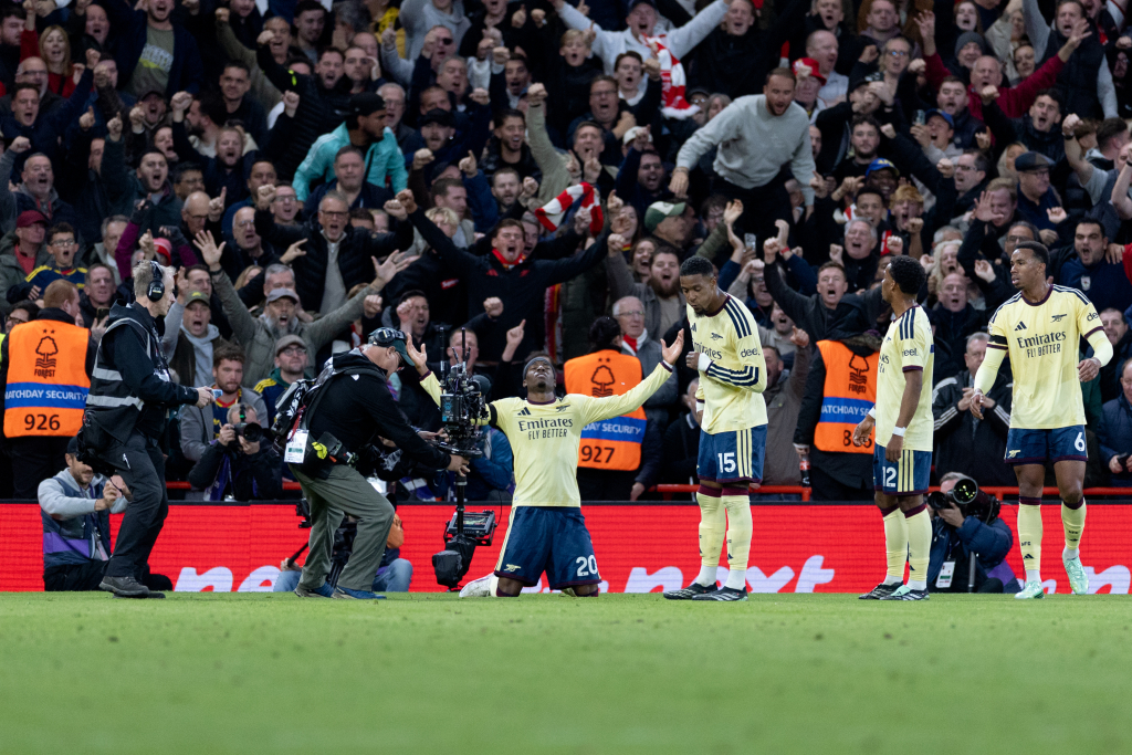 Arsenal leave it late to see off Forest